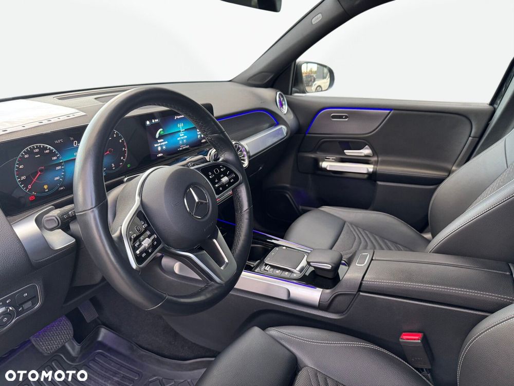 Mercedes-Benz GLB - 12