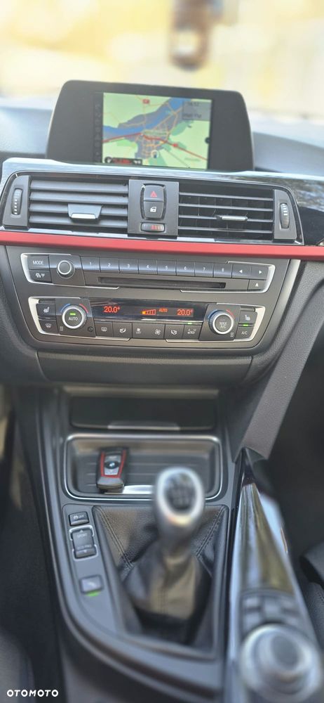 BMW Seria 3 318d DPF Edition Sport - 14