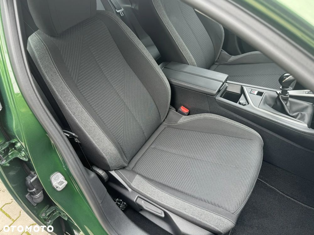 Peugeot 308 PureTech 130 GPF Stop & Start Allure Pack - 17