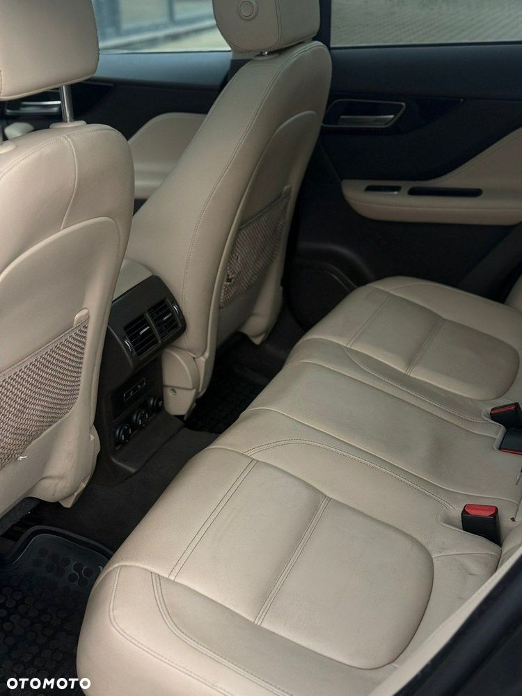 Jaguar F-Pace - 31