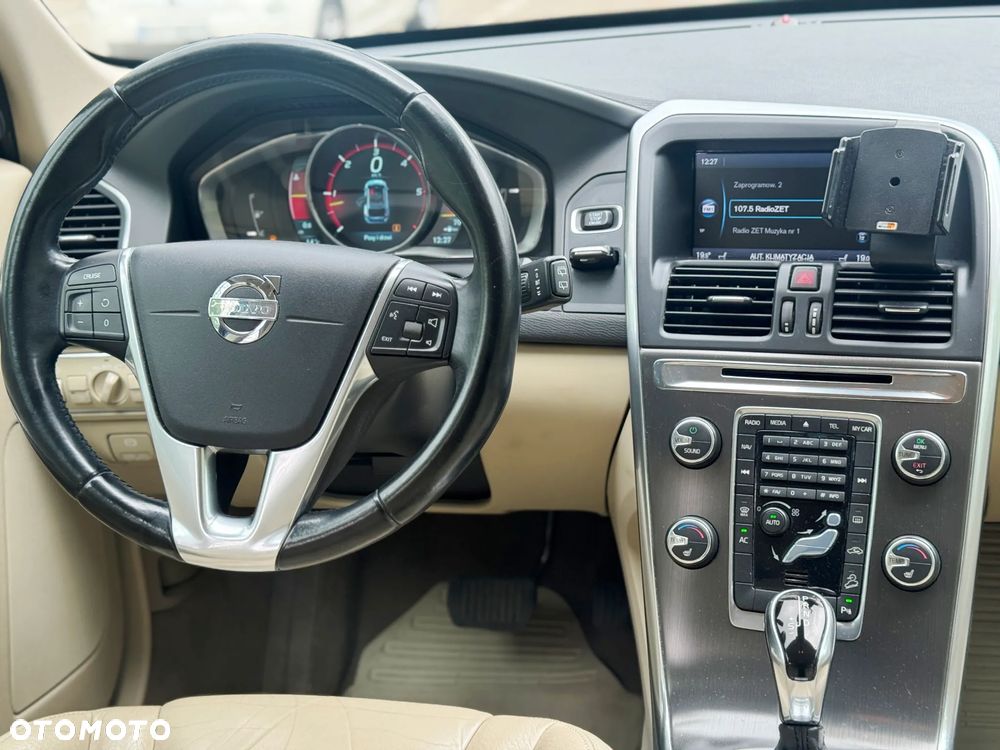 Volvo XC 60 2.4D AWD Summum - 21