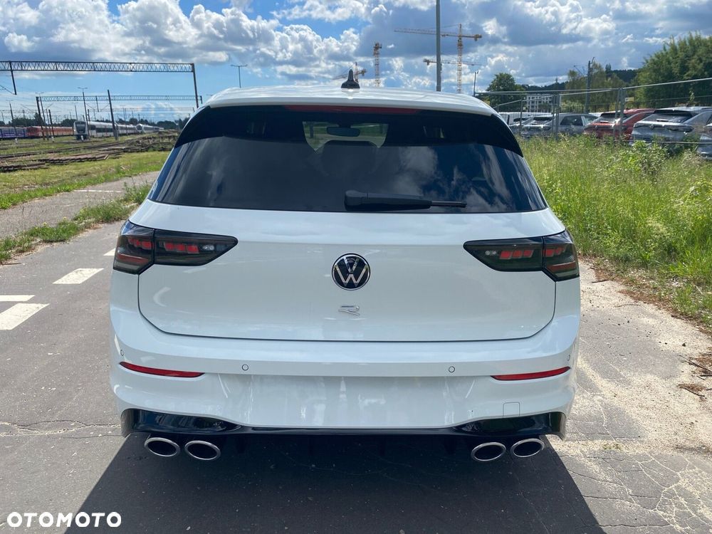 Volkswagen Golf 2.0 TSI 4Motion R DSG - 6