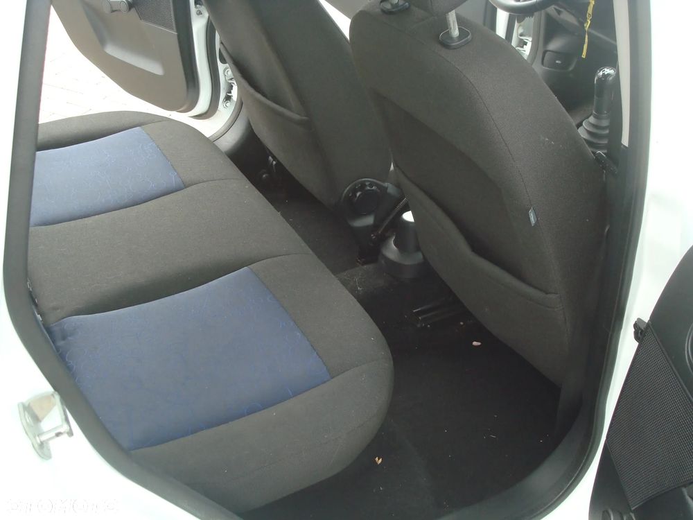 Ford Fiesta 1.25 Trend - 23