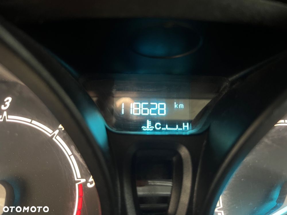 Ford Transit Courier - 8