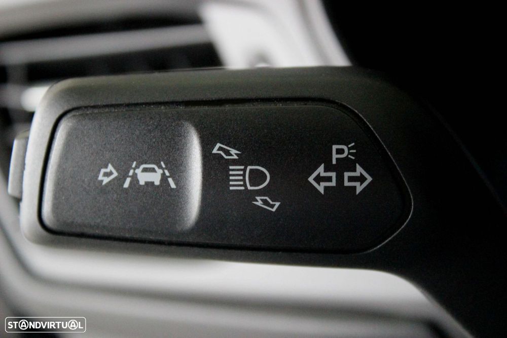 Ford Focus 1.0 EcoBoost MHEV ST-Line - 17