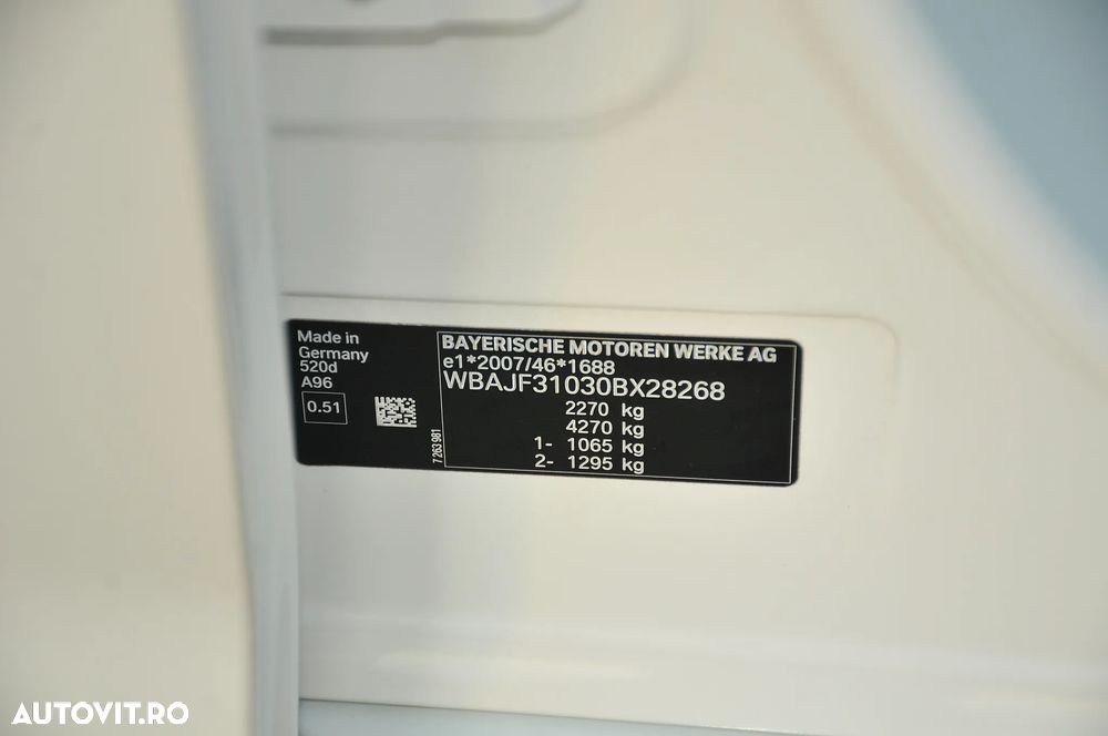 BMW Seria 5 520d AT - 40