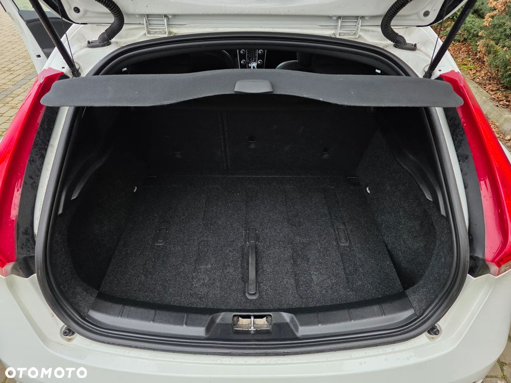 Volvo V40 D4 Geartronic RDesign - 20