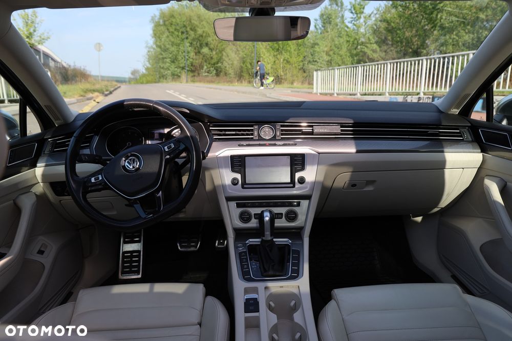 Volkswagen Passat Alltrack 2.0 TSI (BMT) 4Motion DSG - 16
