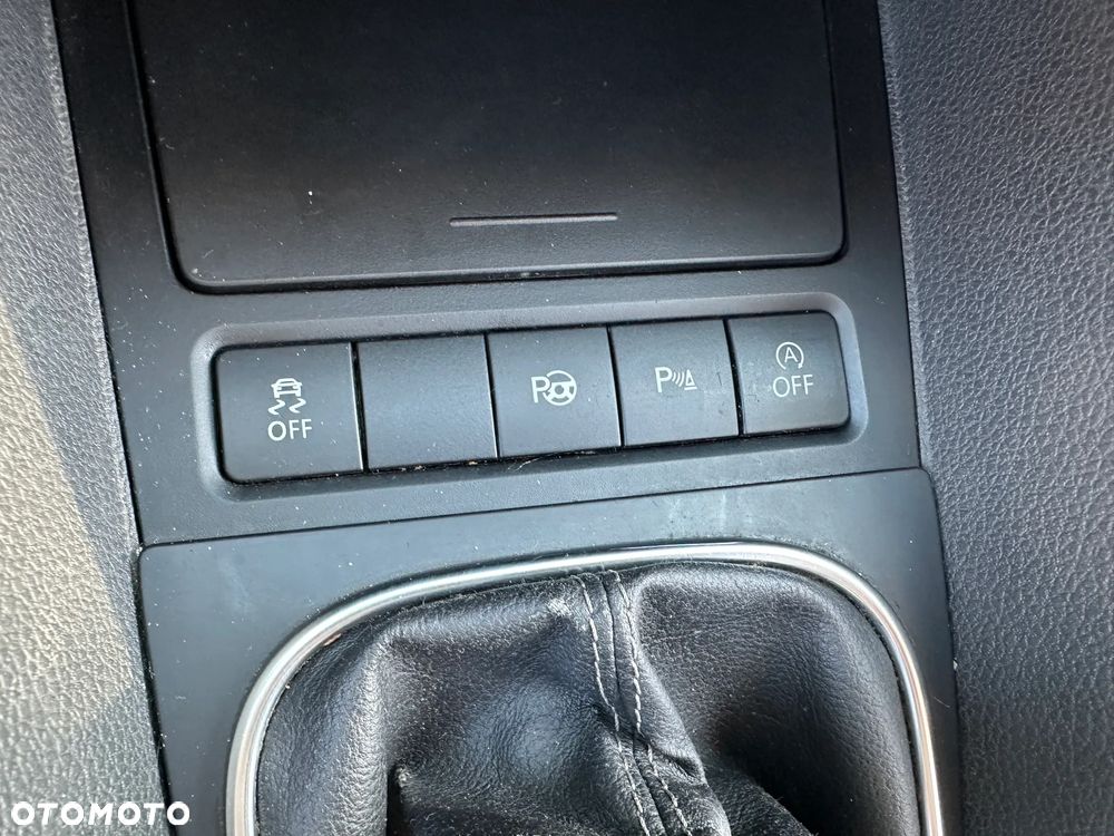 Volkswagen Golf 1.6 TDI DPF BlueMotion - 22