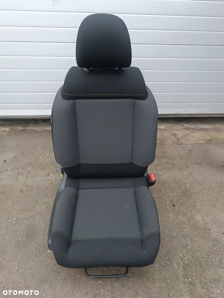 FOTEL PRAWY PRZÓD PRZEDNI CITROEN C3 III - 2