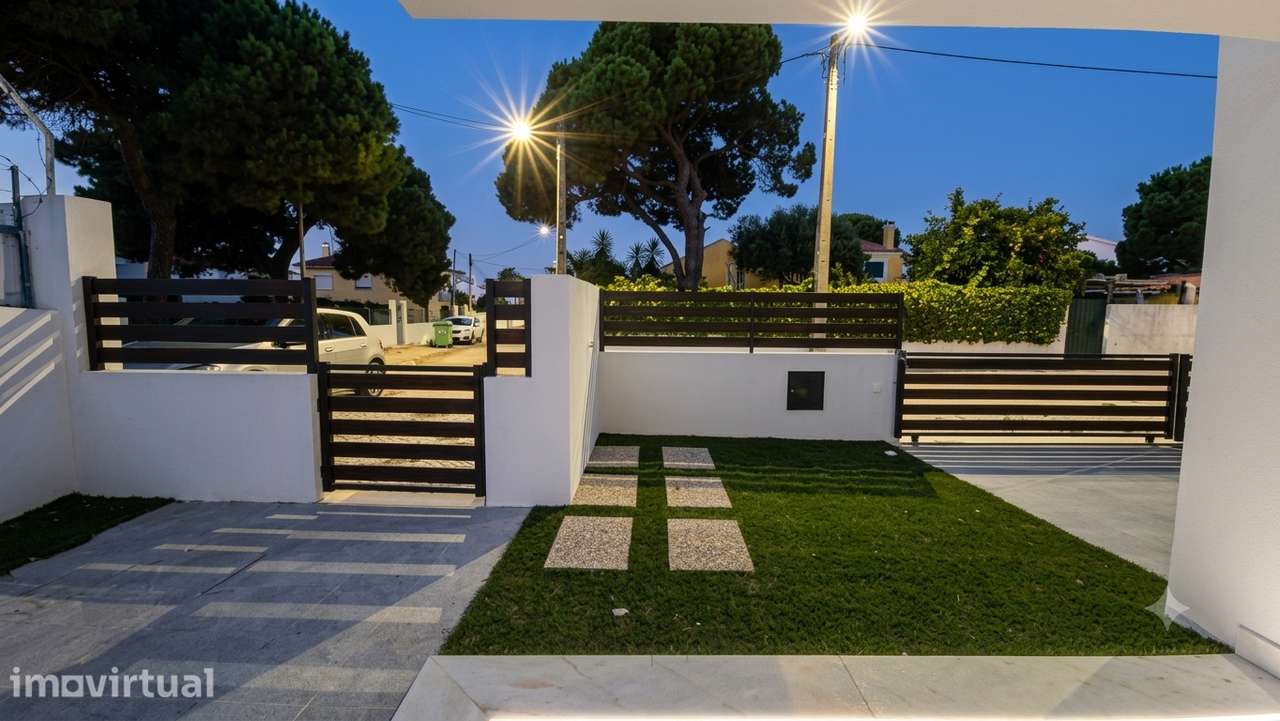 Moradia T4 Moderna com Piscina – A 5 min da Praia! - Grande imagem: 5/23