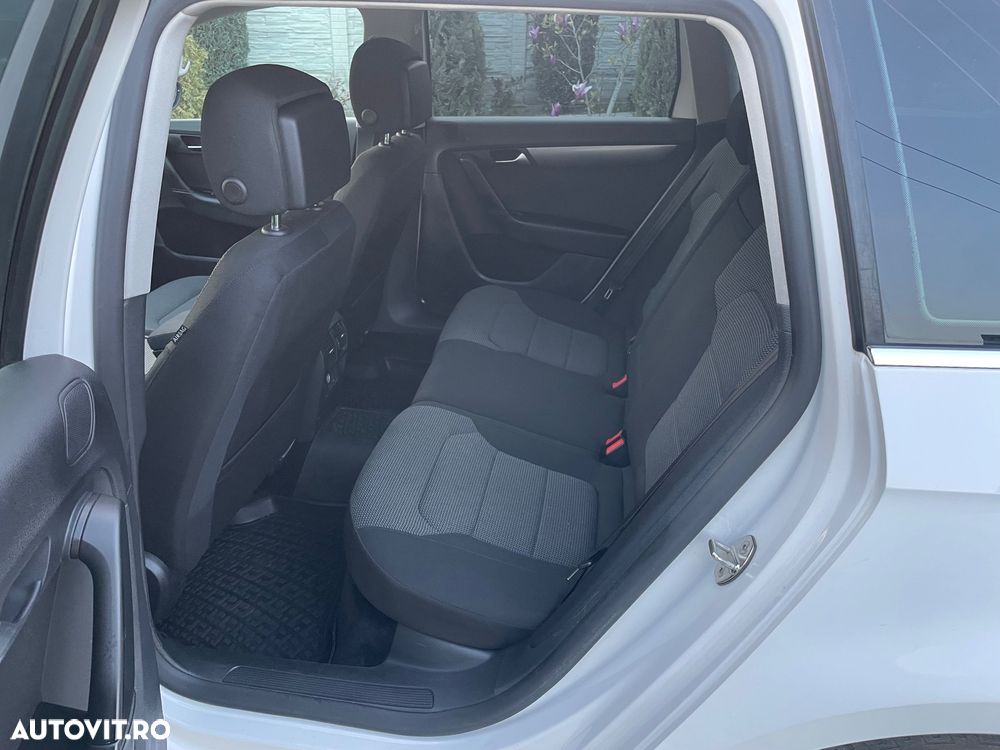 Volkswagen Passat - 18