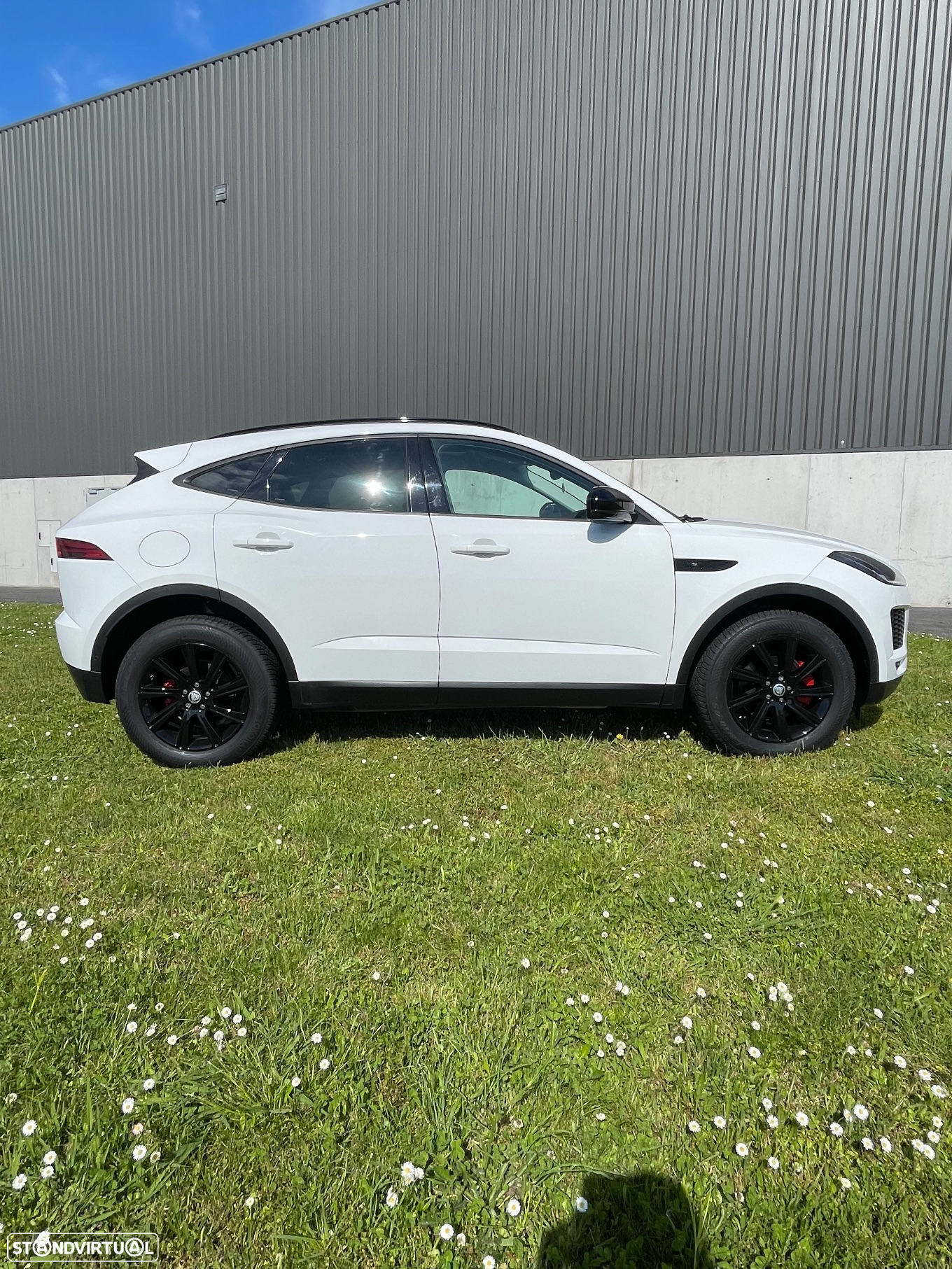 Jaguar E-Pace 2.0 i4D R-Dynamic S AWD Aut. - 2