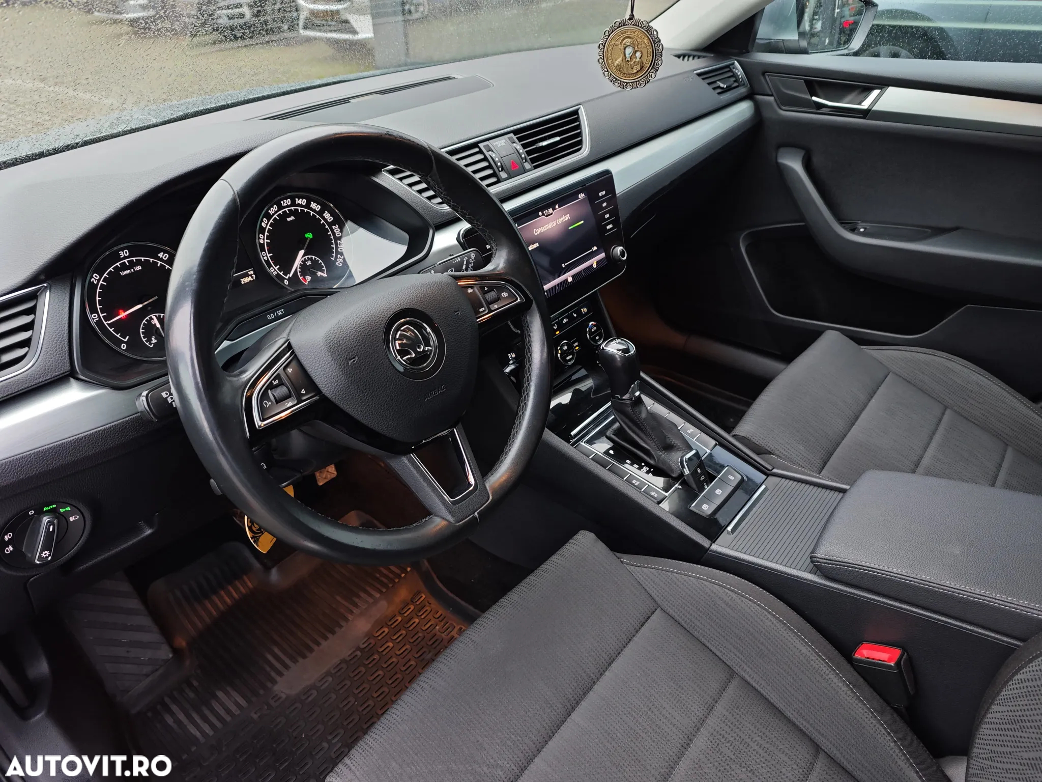 Skoda Superb 2.0 TDI DSG Ambition - 9