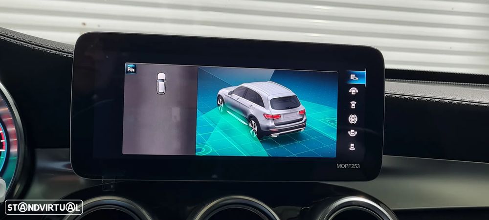 Mercedes-Benz GLC 300 e 4Matic 9G-TRONIC AMG Line - 23