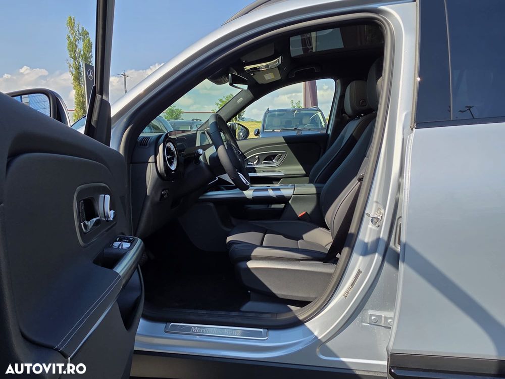 Mercedes-Benz GLB 220 MHEV - 13