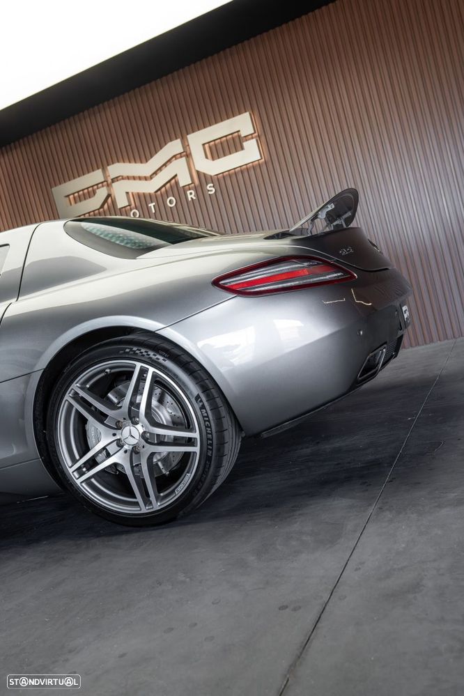 Mercedes-Benz SLS 63 AMG - 27