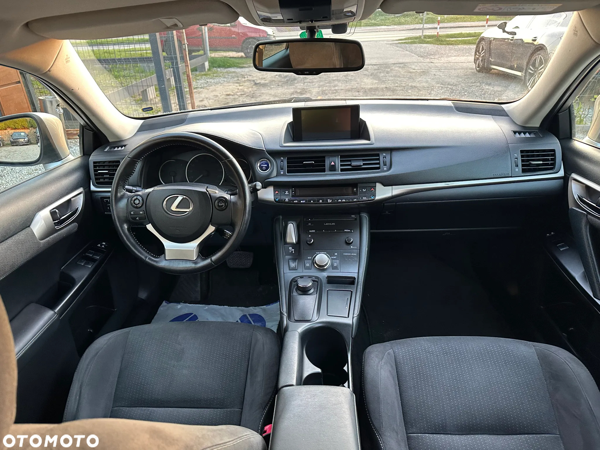 Lexus CT 200h - 28