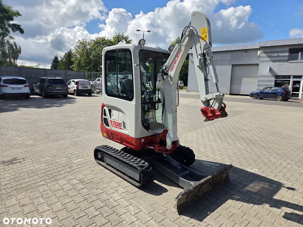 Takeuchi Koparka Minikoparka TAKEUCHI TB320 DEMO - Gwarancja - 3 łyżki - 7