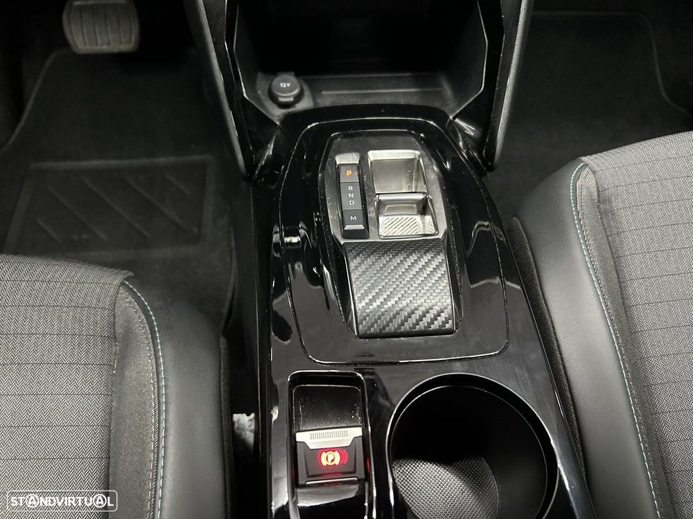 Peugeot 2008 1.2 PureTech Allure EAT8 - 15