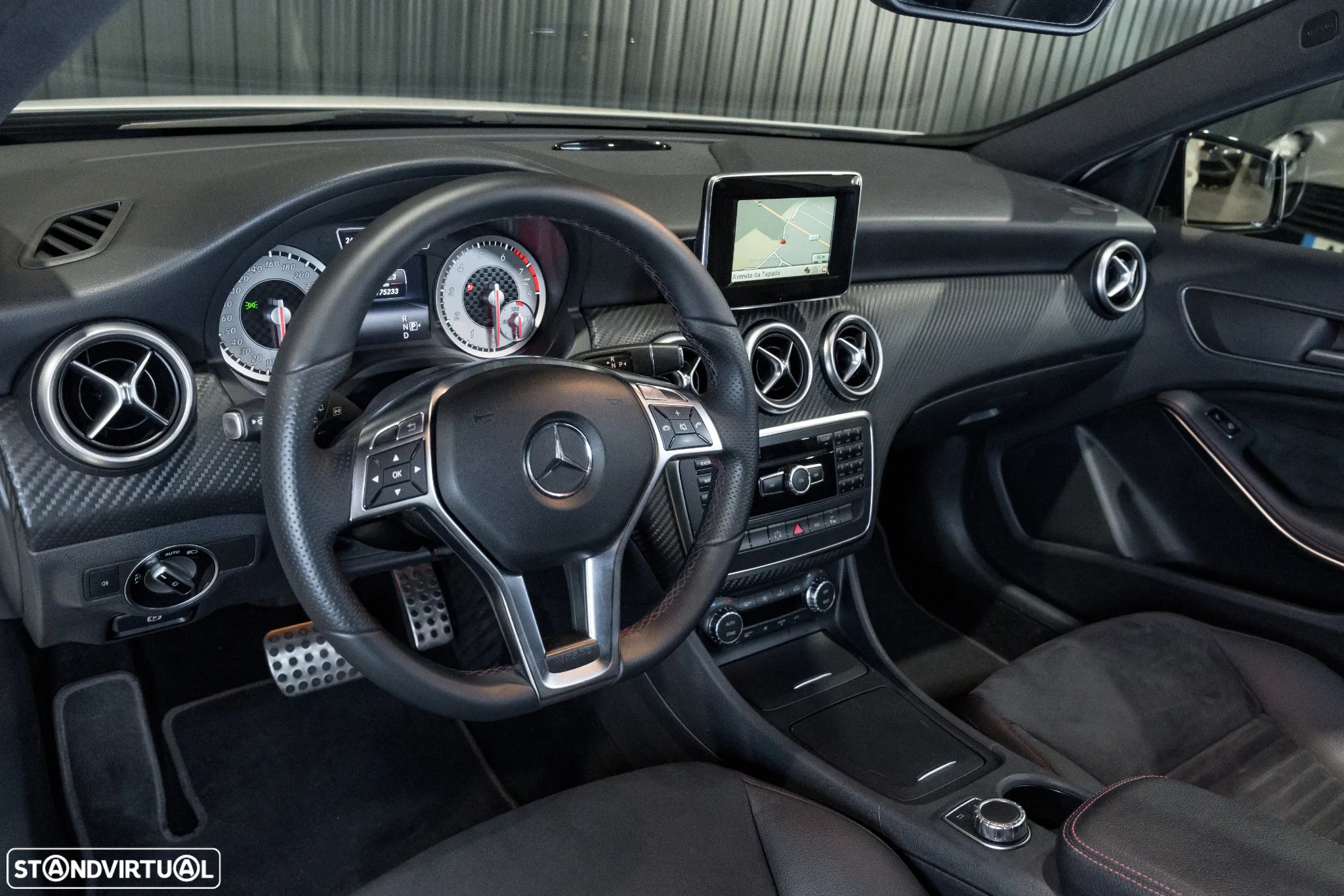 Mercedes-Benz A 180 7G-DCT AMG Line - 21