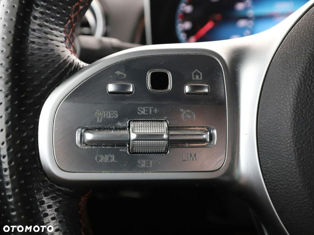 Mercedes-Benz GLB 200 d 8G-DCT AMG Line - 33