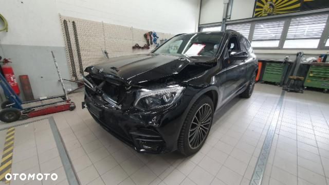 Mercedes-Benz GLC 250 d 4Matic 9G-TRONIC AMG Line - 2