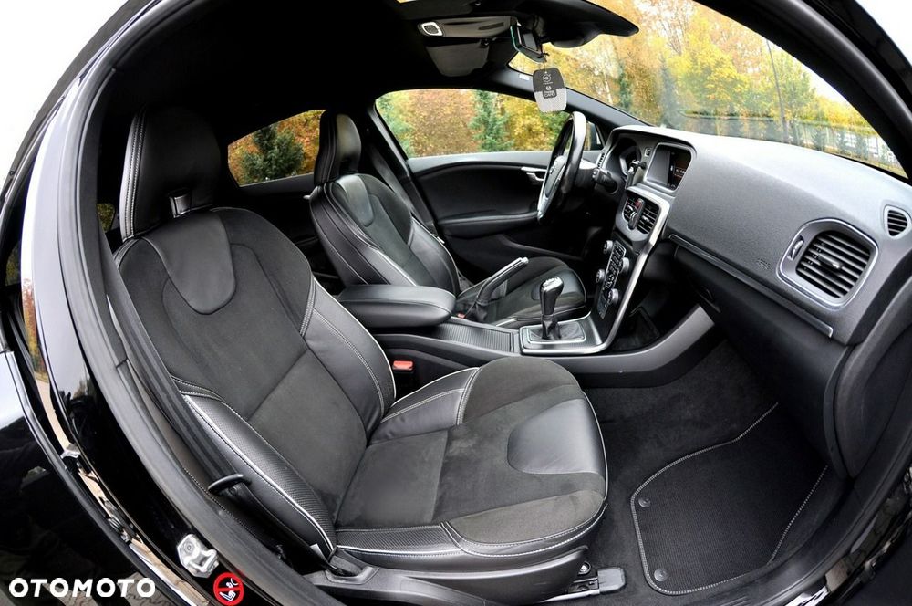 Volvo V40 D2 Drive-E R-Design Momentum - 8