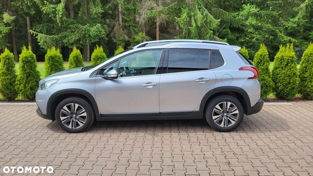 Peugeot 2008 1.2 Pure Tech Allure S&S - 5
