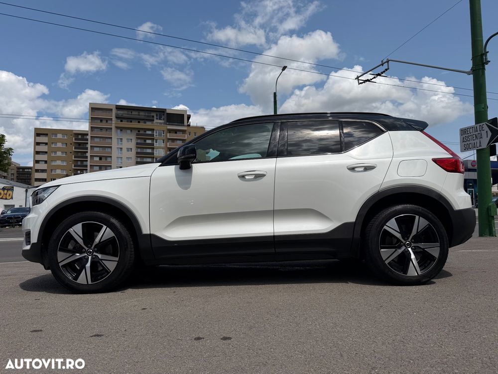 Volvo XC 40 Recharge Twin Motor AWD Plus - 9