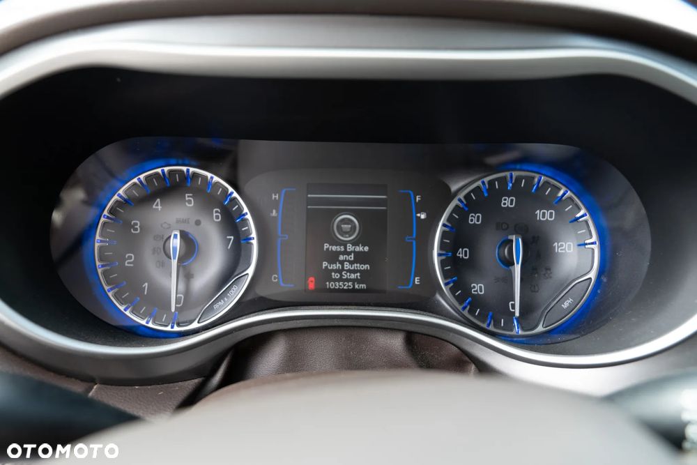 Chrysler Pacifica - 15