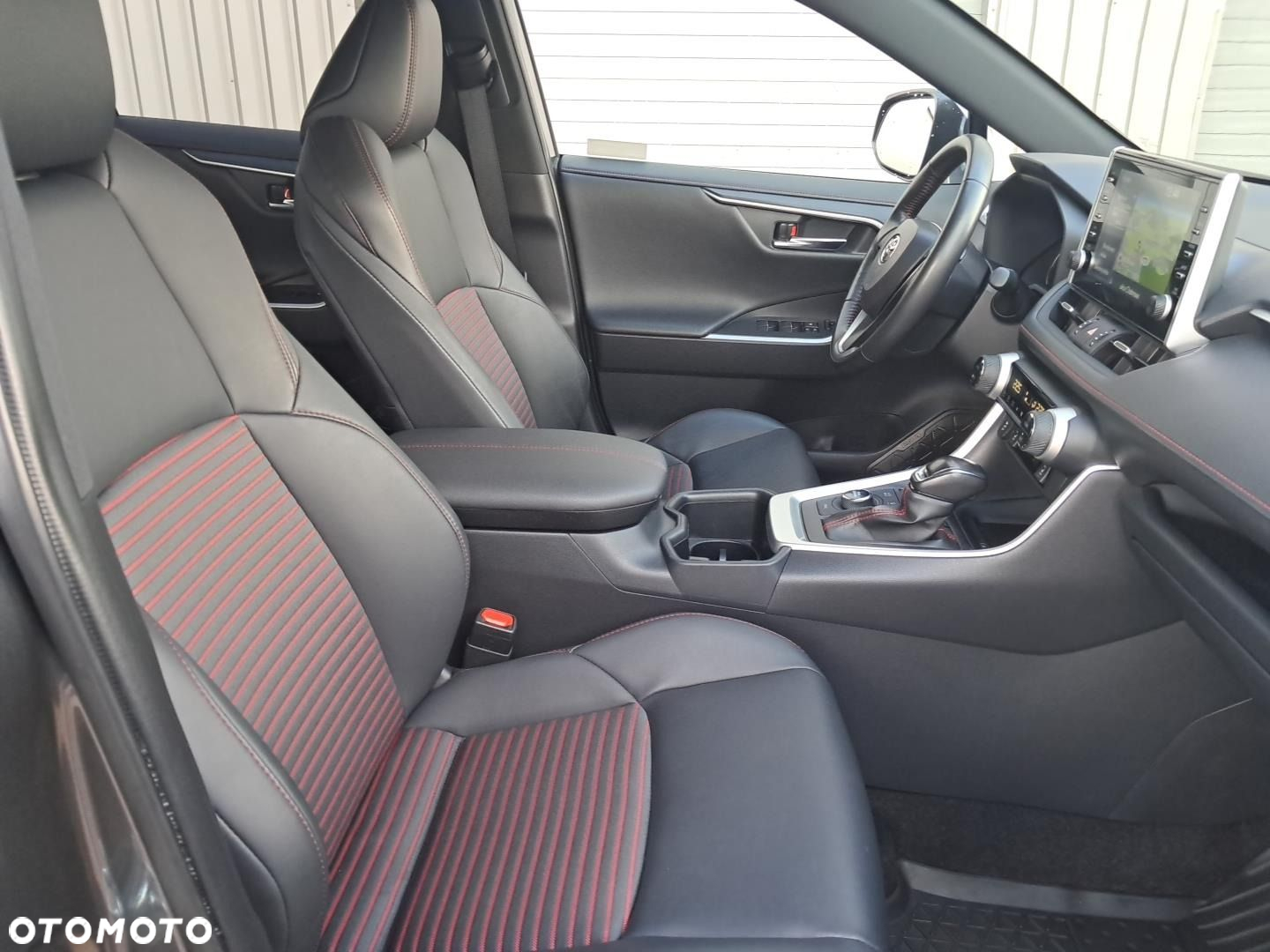 Toyota RAV4 - 7