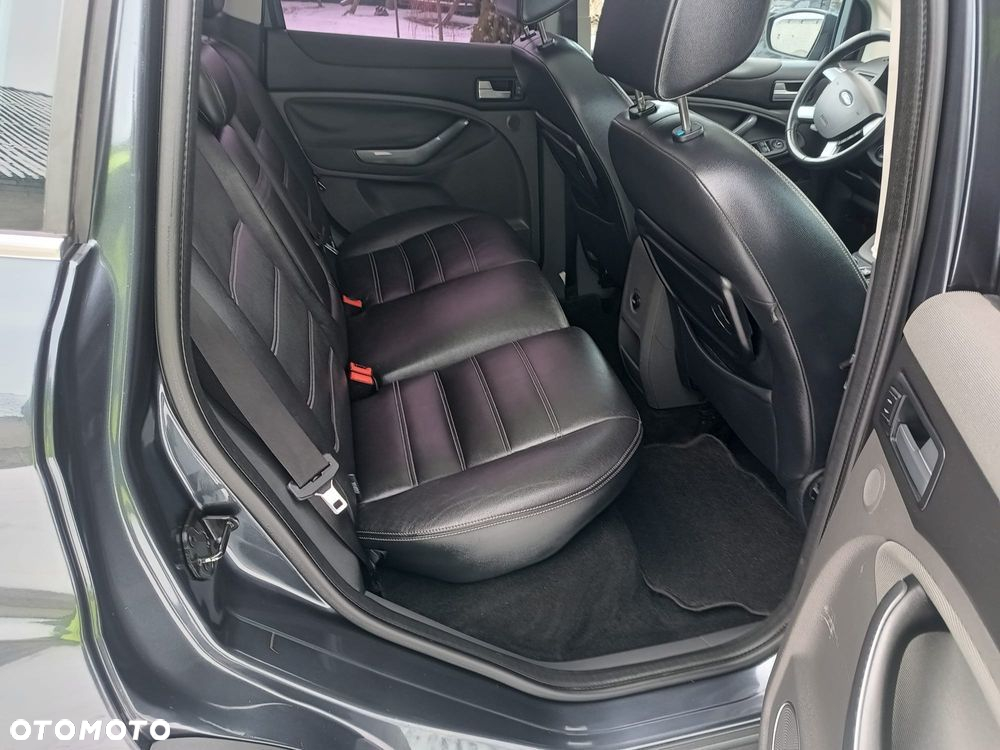 Ford Kuga 2.5 4x4 Titanium - 13