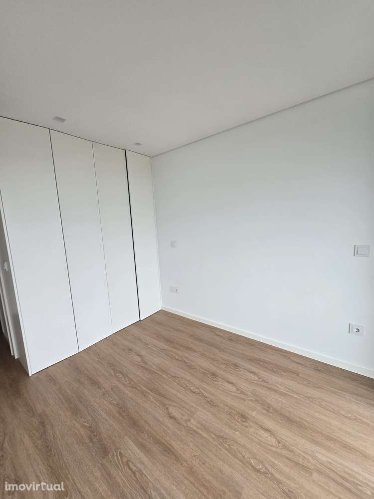 Apartamento T0 Novo e Pronto Habitar - Sra. Da Hora - Grande imagem: 2/9