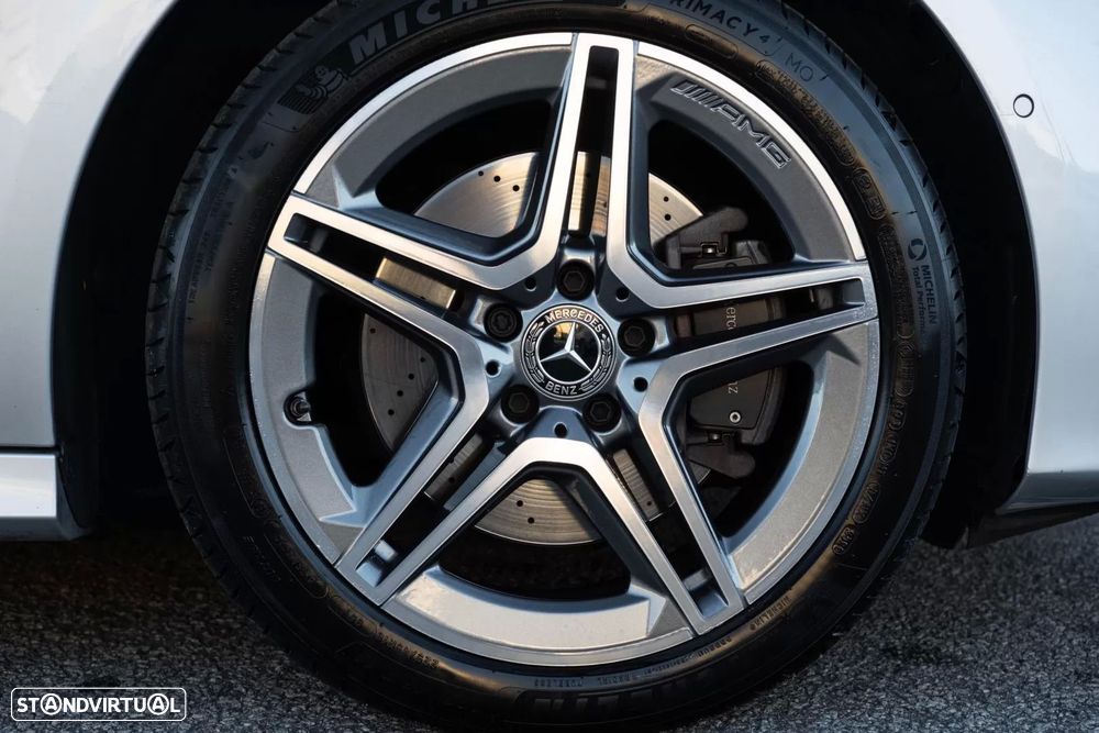 Mercedes-Benz A 250 e AMG Line - 22