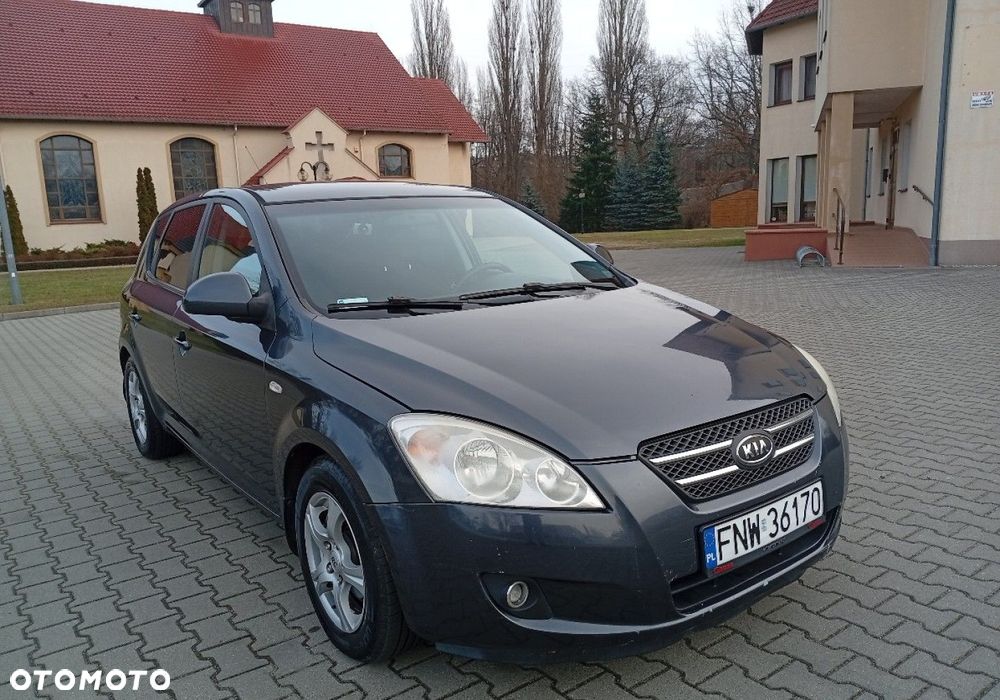 Kia Ceed - 1