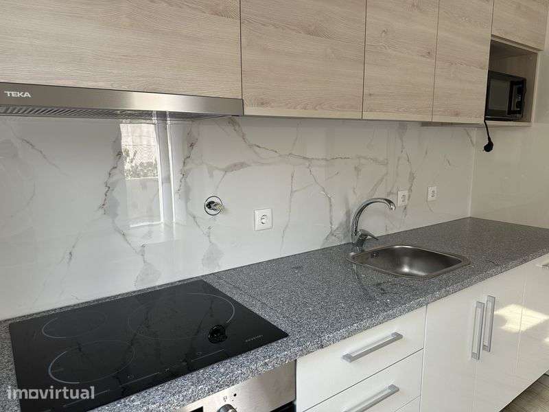Moradia T2 para arrendamento - Entrada Outubro - Grande imagem: 2/12
