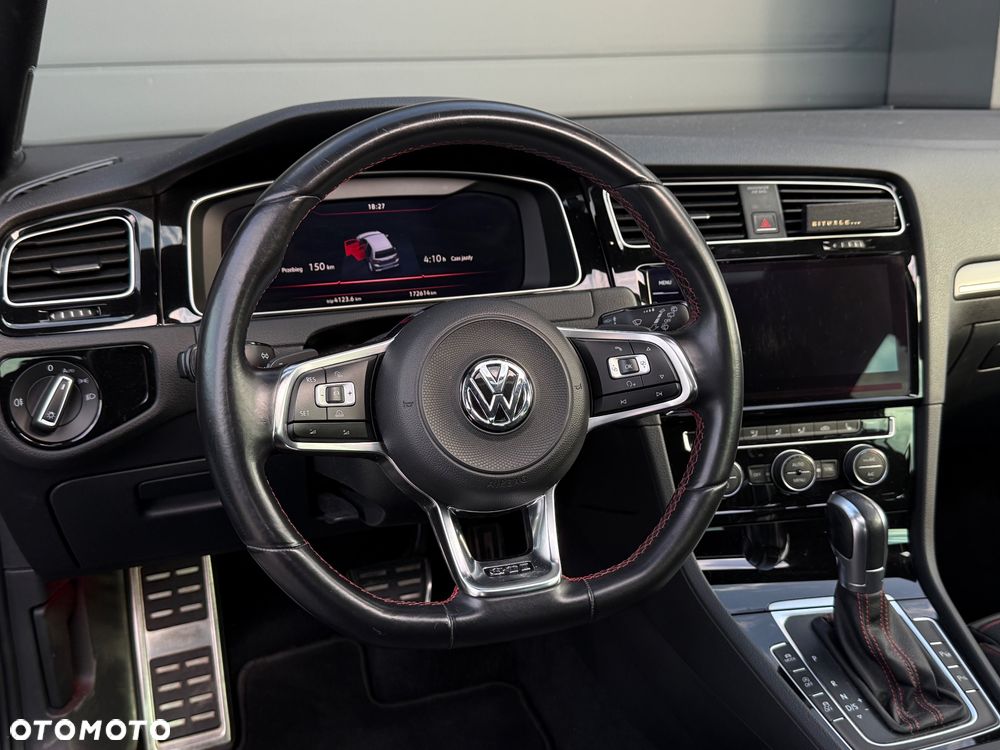 Volkswagen Golf - 5