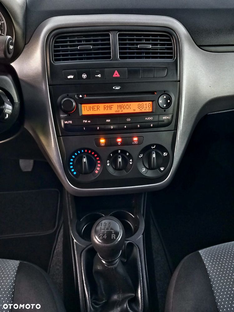 Fiat Grande Punto Actual 1.2 8V Estiva - 31