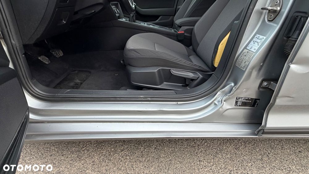 Volkswagen Passat 1.6 TDI BMT Comfortline - 16