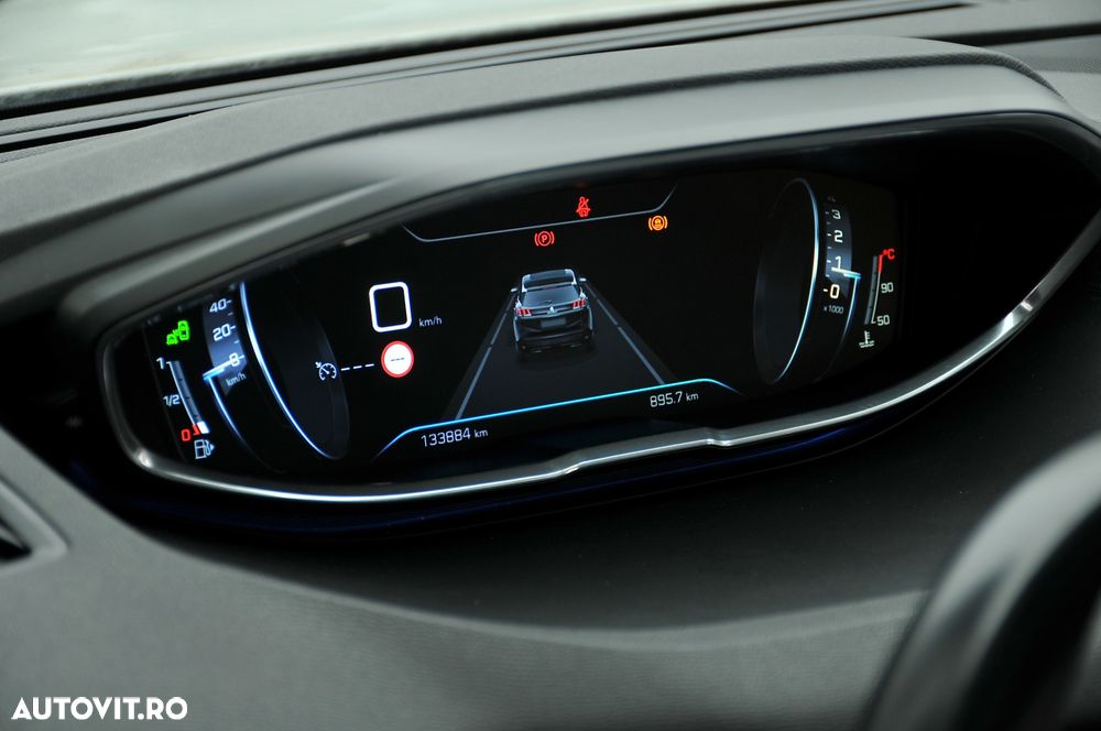 Peugeot 3008 1.2 PureTech Turbo S&S Allure - 11