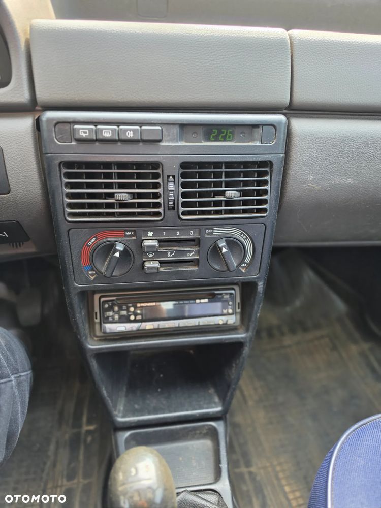 Fiat Uno 1.7 DS - 15