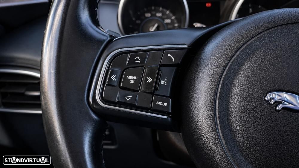 Jaguar F-Pace 20d Prestige - 17