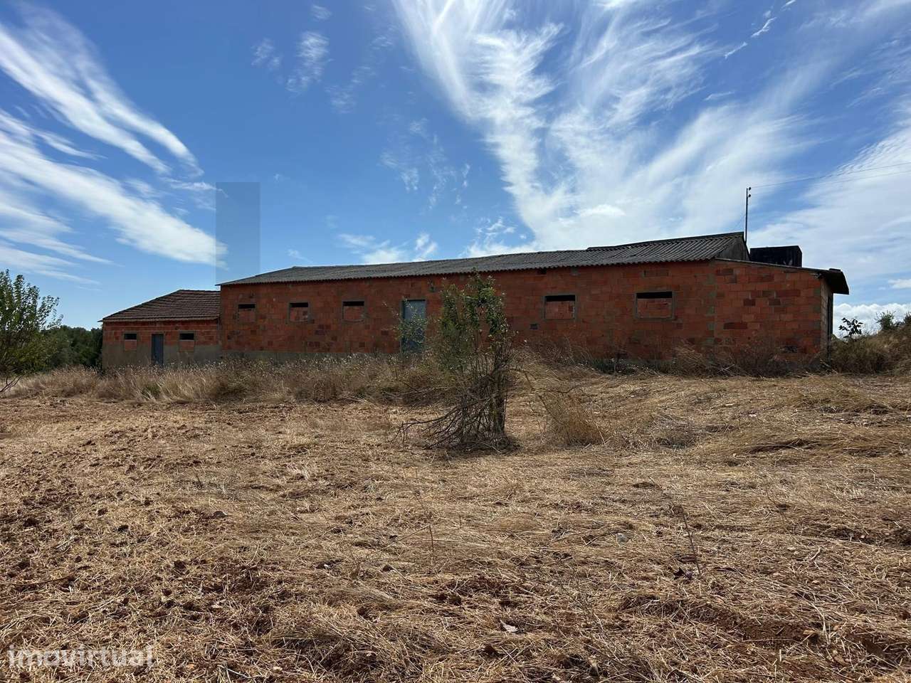 Venda de terreno Misto - com 262m2 já construídos