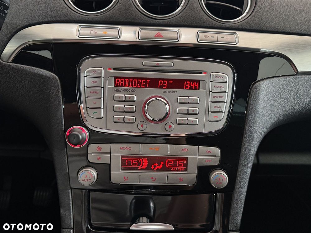 Ford S-Max - 16