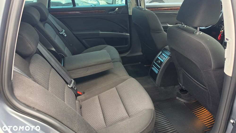 Skoda Superb 2.0 TDI DSG Elegance - 17