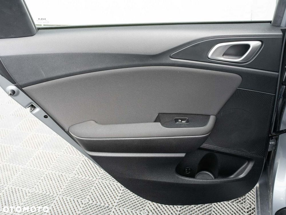 Kia Ceed 1.5 T-GDI M - 23
