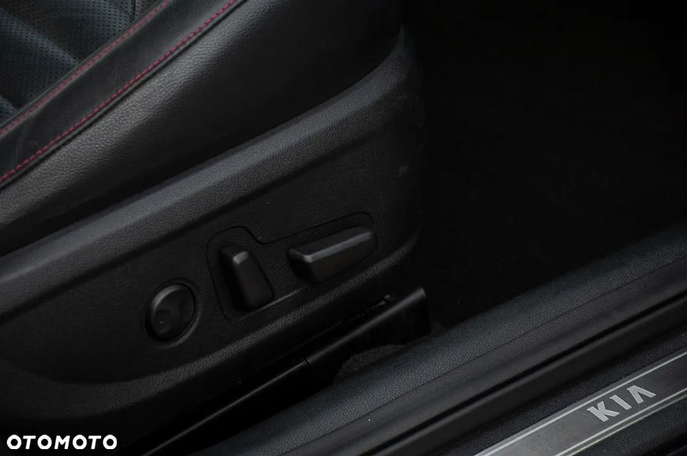 Kia Optima - 37