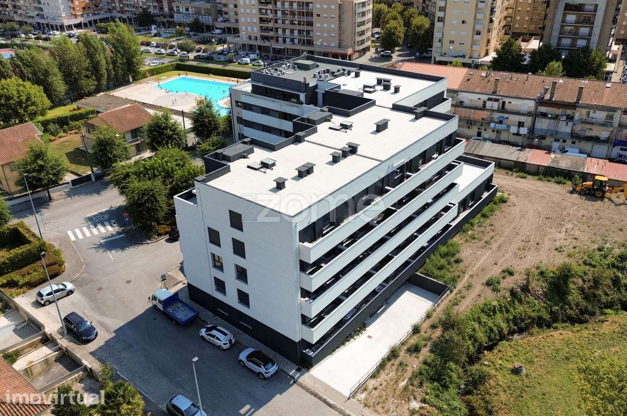 Apartamento T3 NOVO no Centro da Póvoa de Lanhoso! - Grande imagem: 2/34