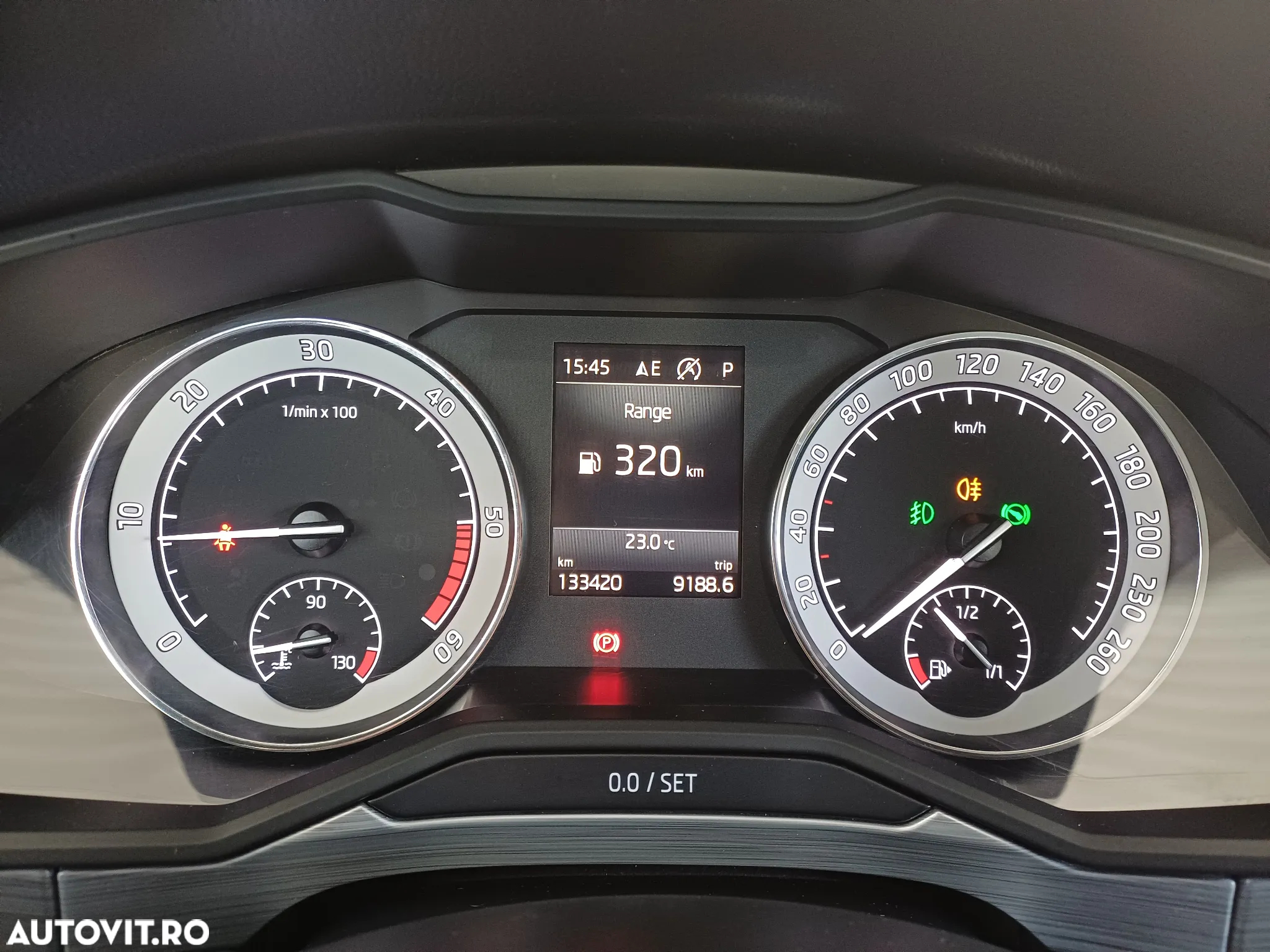 Skoda Superb 2.0 TDI DSG Ambition - 14